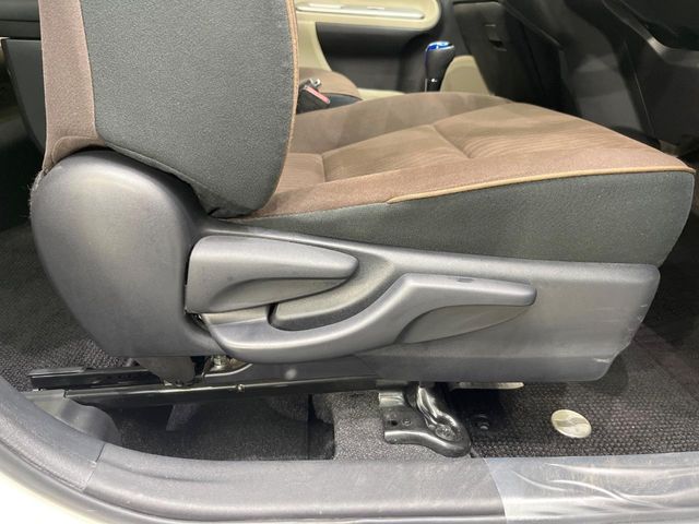 TOYOTA AQUA 2013 Image 31