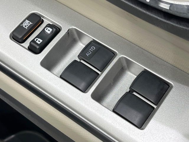 TOYOTA AQUA 2013 Image 31