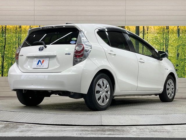 TOYOTA AQUA 2013 Image 31