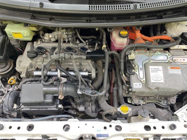 TOYOTA AQUA 2013 Image 31