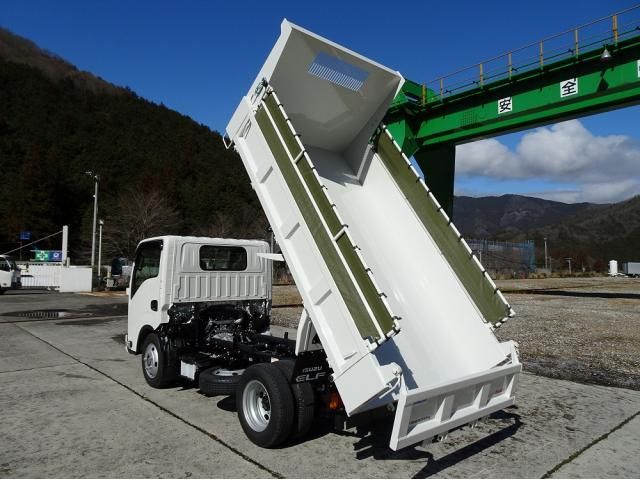 ISUZU ELF 2026 Image 31