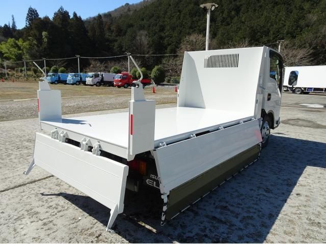 ISUZU ELF 2026 Image 31