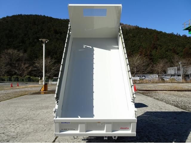 ISUZU ELF 2026 Image 31