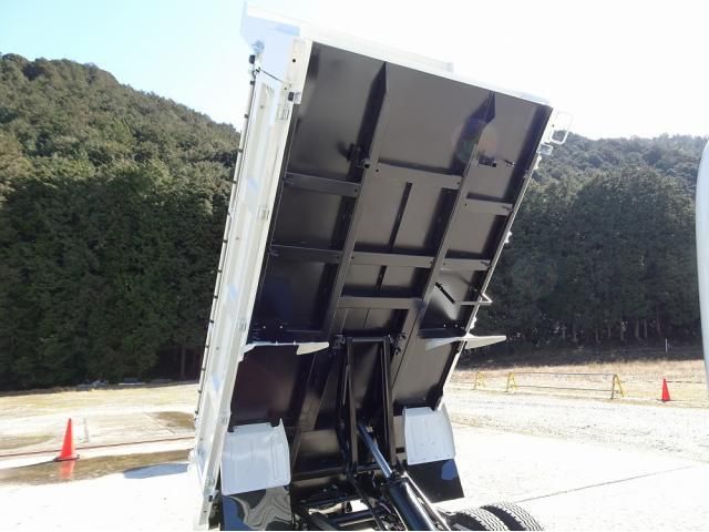 ISUZU ELF 2026 Image 31