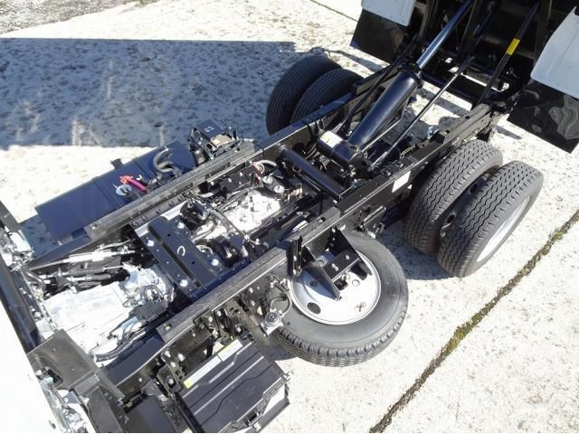 ISUZU ELF 2026 Image 31