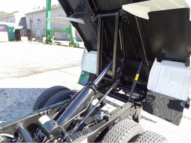 ISUZU ELF 2026 Image 31