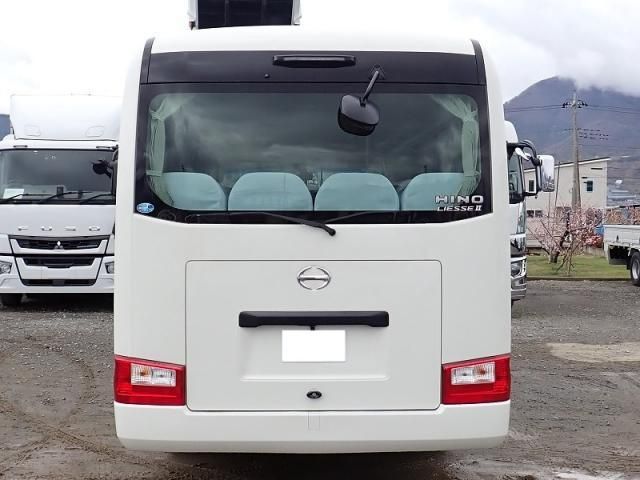 HINO LIESSE 2017 Image 31