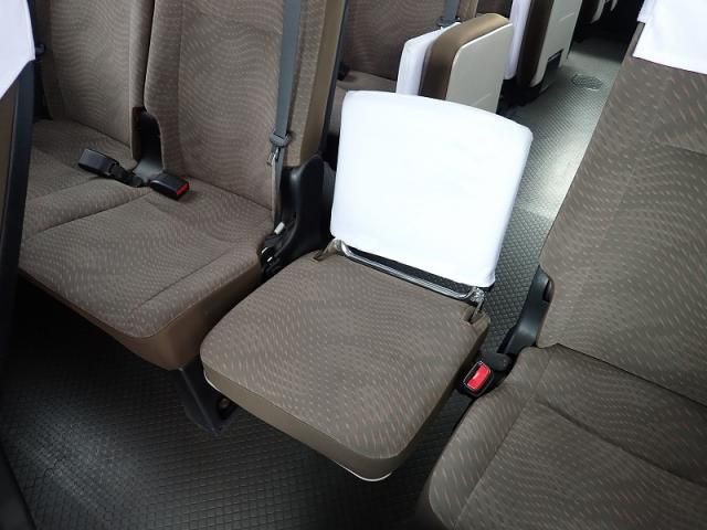 HINO LIESSE 2017 Image 31