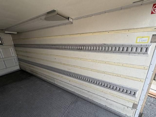 ISUZU ELF 2015 Image 31