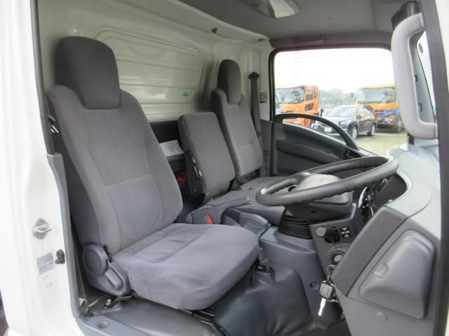ISUZU ELF 2012 Image 31