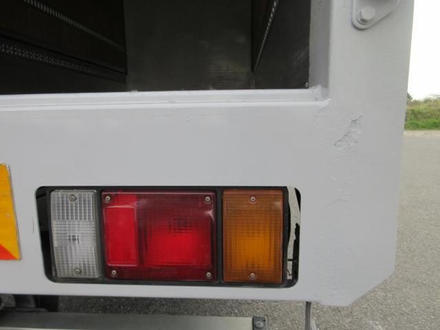 ISUZU ELF 2012 Image 31
