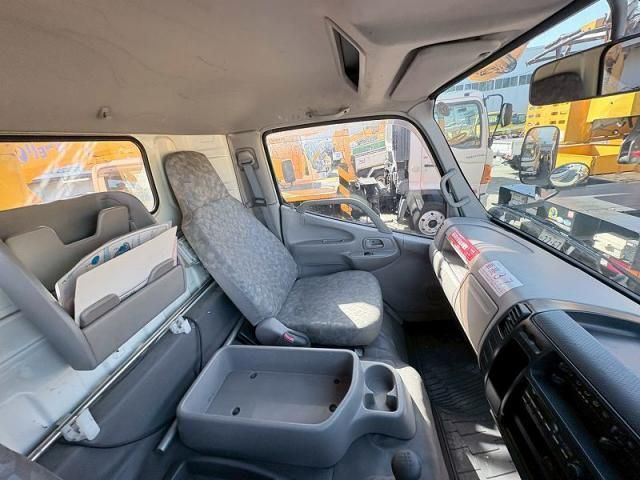 HINO DUTRO 2010 Image 31