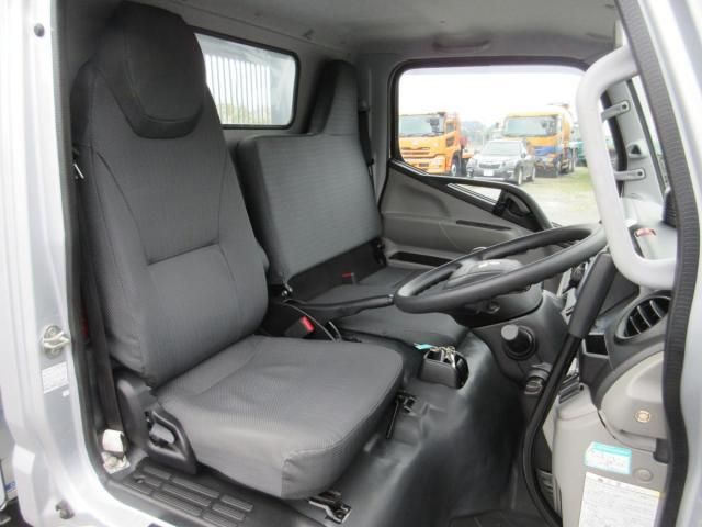 MITSUBISHI CANTER 2023 Image 31