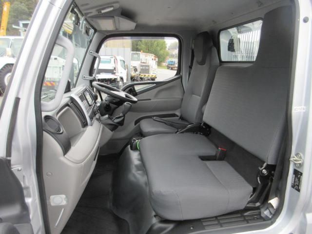 MITSUBISHI CANTER 2023 Image 31