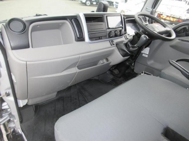 MITSUBISHI CANTER 2023 Image 31