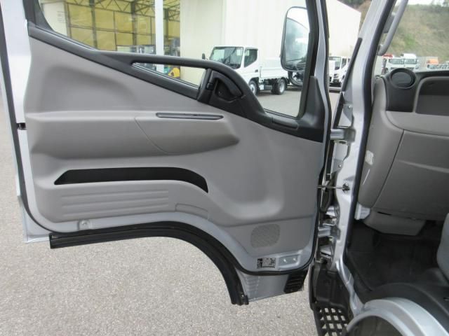 MITSUBISHI CANTER 2023 Image 31