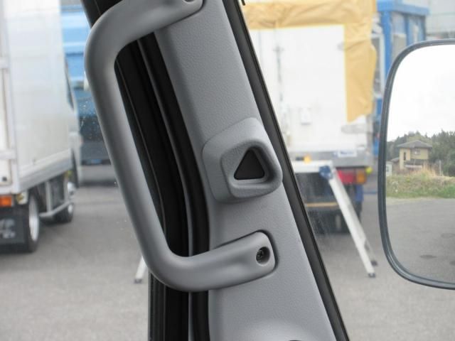 MITSUBISHI CANTER 2023 Image 31