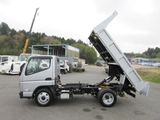MITSUBISHI CANTER 2023 Image 31