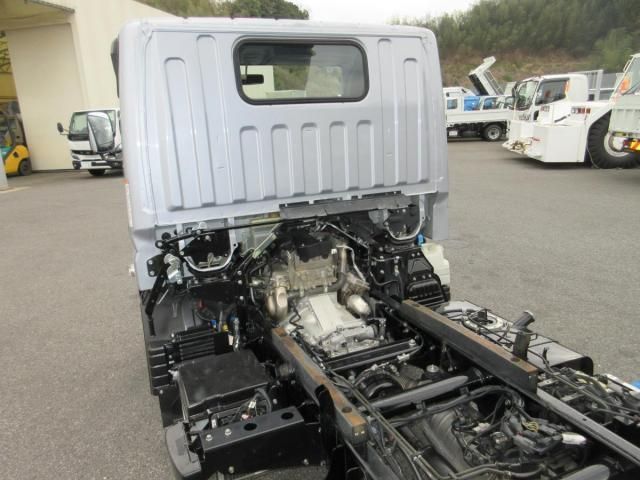MITSUBISHI CANTER 2023 Image 31