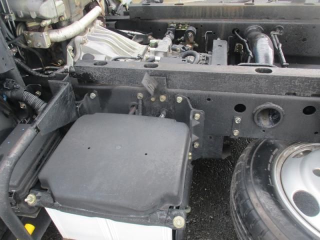 MITSUBISHI CANTER 2003 Image 31