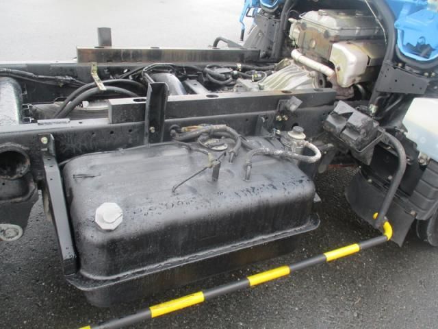 MITSUBISHI CANTER 2003 Image 31