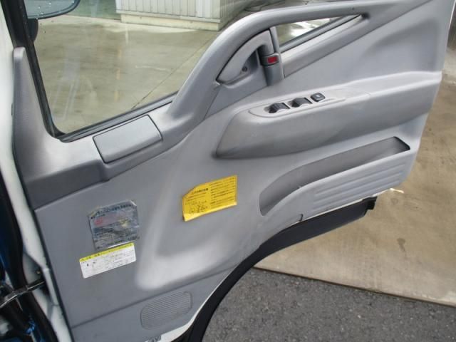 MITSUBISHI CANTER 2003 Image 31