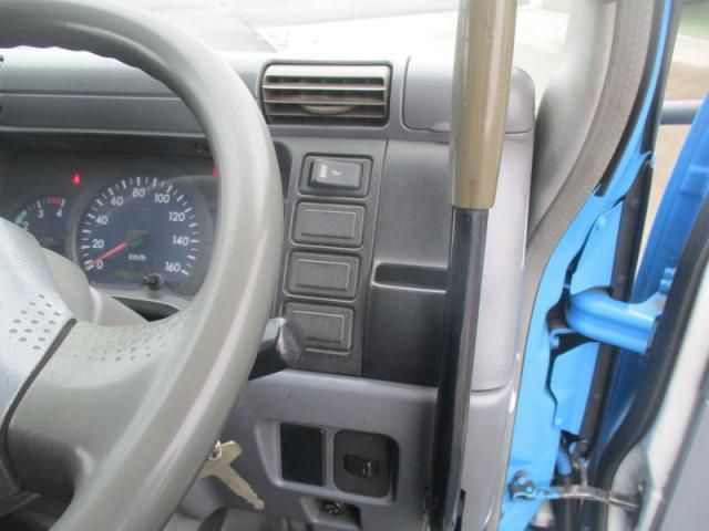 MITSUBISHI CANTER 2003 Image 31