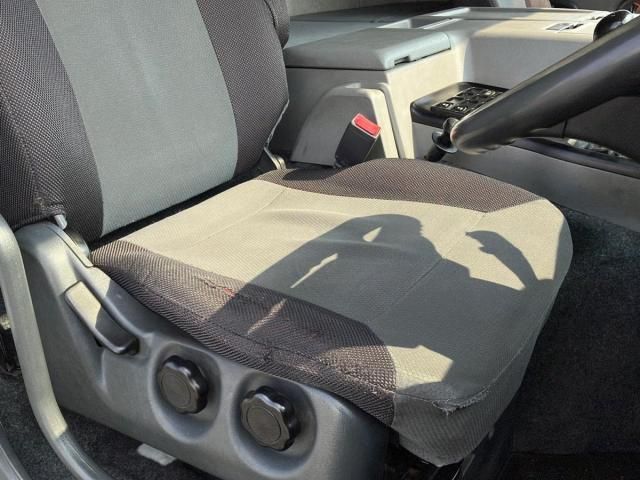 MITSUBISHI FUSOU SUPER GREAT 2016 Image 31