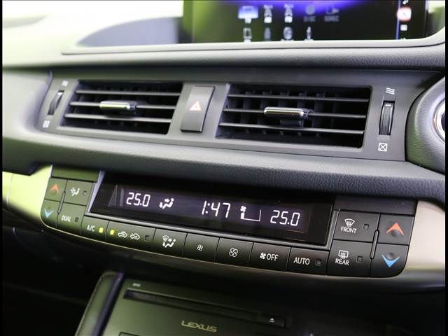 TOYOTA LEXUS CT200H 2018 Image 31