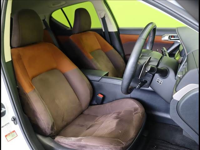 TOYOTA LEXUS CT200H 2018 Image 31