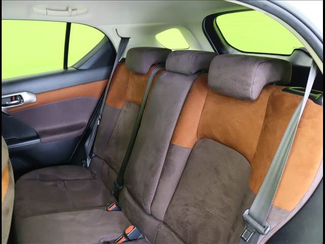 TOYOTA LEXUS CT200H 2018 Image 31