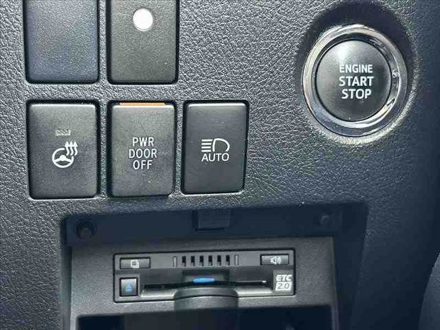 TOYOTA VELLFIRE 2018 Image 31