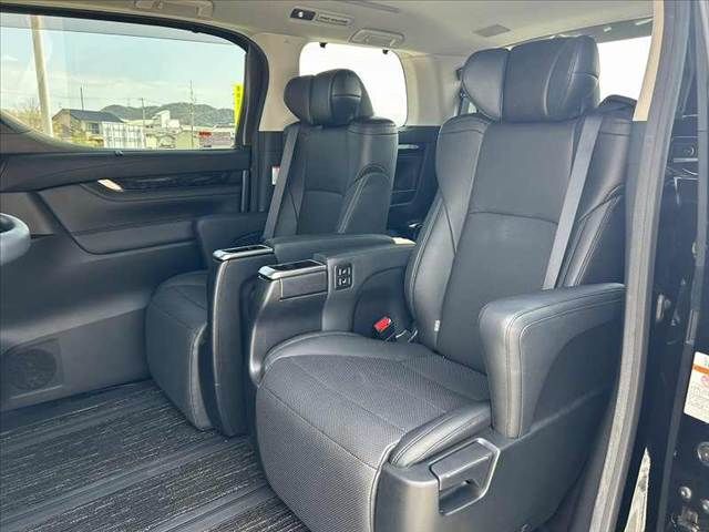 TOYOTA VELLFIRE 2018 Image 31