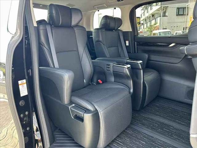 TOYOTA VELLFIRE 2018 Image 31