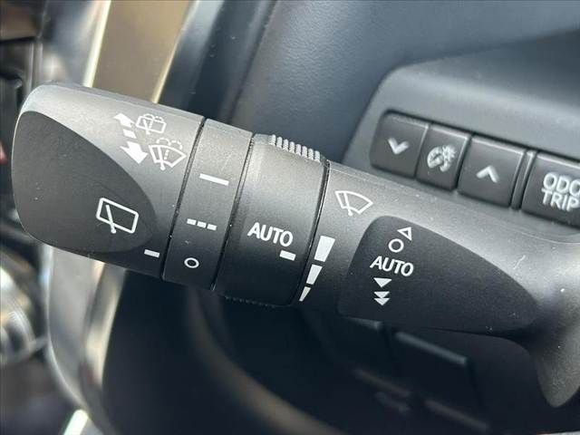 TOYOTA VELLFIRE 2018 Image 31