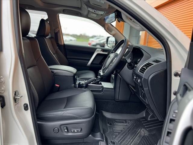 TOYOTA LANDCRUISER PRADO 2024 Image 31