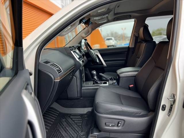 TOYOTA LANDCRUISER PRADO 2024 Image 31