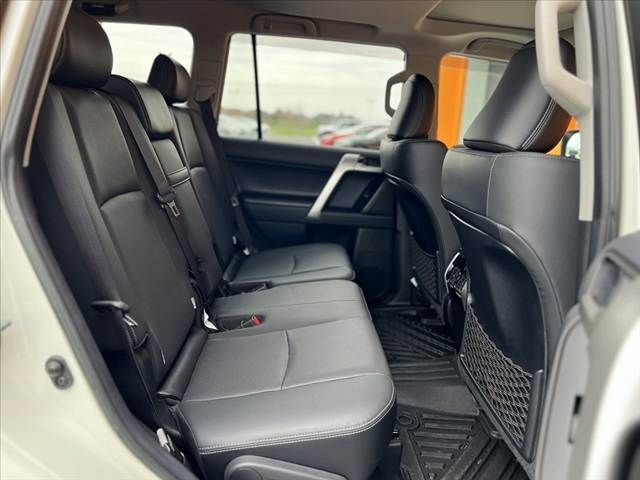 TOYOTA LANDCRUISER PRADO 2024 Image 31