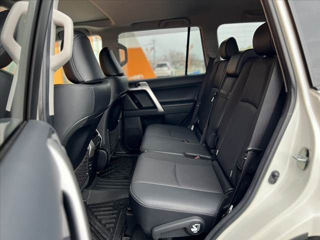 TOYOTA LANDCRUISER PRADO 2024 Image 31