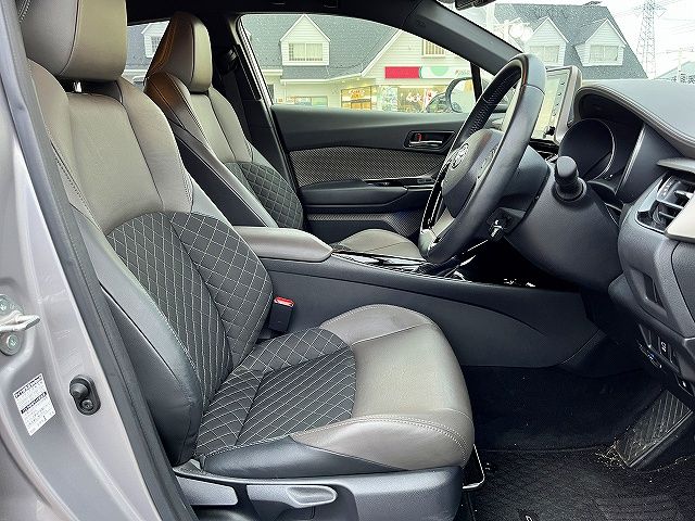 TOYOTA C-HR 2019 Image 31