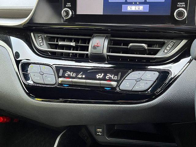 TOYOTA C-HR 2019 Image 31