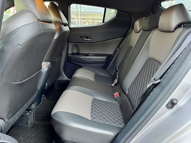 TOYOTA C-HR 2019 Image 31