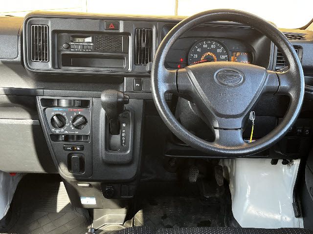 DAIHATSU HIJET CARGO 4WD 2021 Image 31