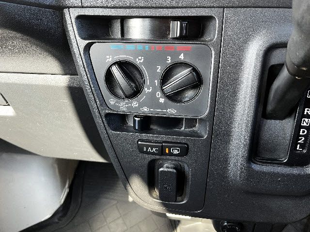 DAIHATSU HIJET CARGO 4WD 2021 Image 31