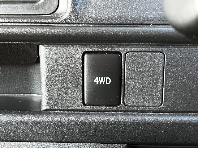 DAIHATSU HIJET CARGO 4WD 2021 Image 31