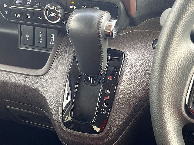 HONDA N BOX 2019 Image 31