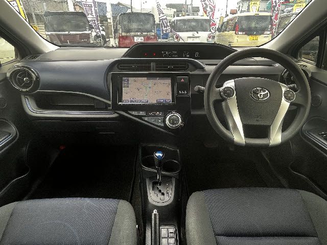 TOYOTA AQUA 2016 Image 31