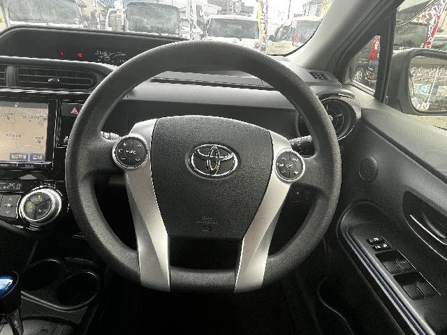 TOYOTA AQUA 2016 Image 31