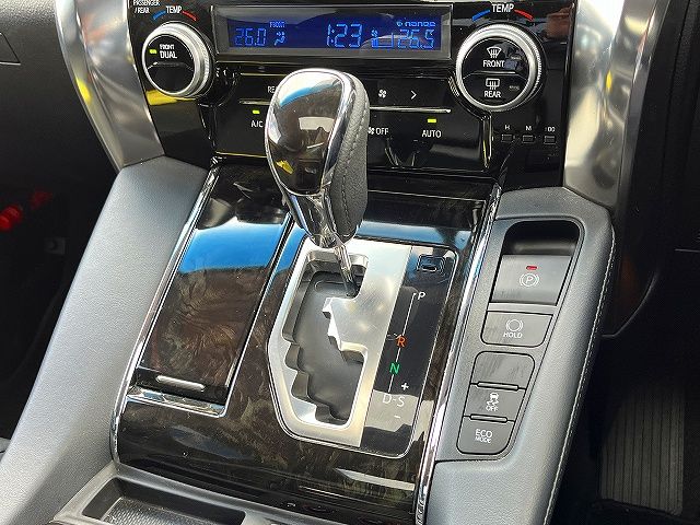 TOYOTA VELLFIRE 2015 Image 31