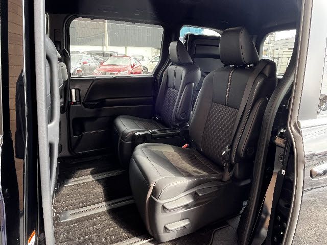 TOYOTA NOAH HYBRID 2025 Image 31